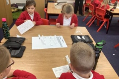 05-y3-information-texts